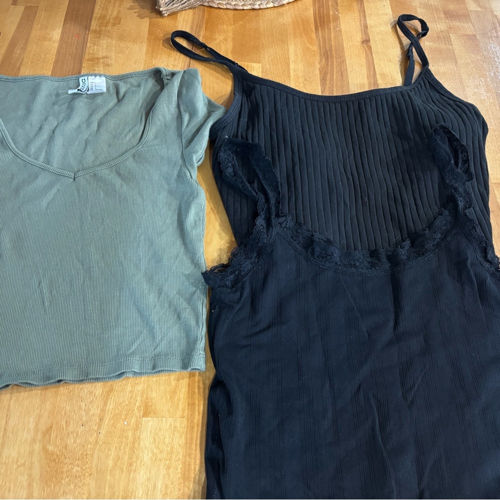 3 Crop Tops, 2 tank, 1 short sleeve - large